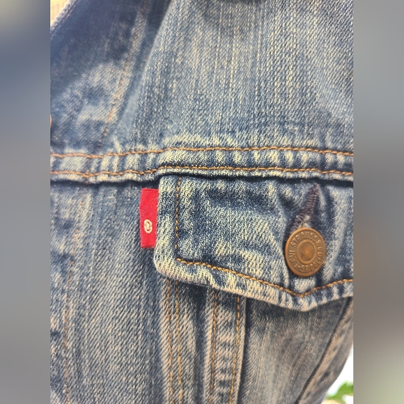 Levis jean jacket - Picture 4 of 4